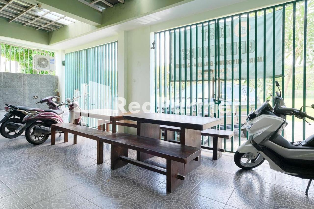 Pondok Hijau Syariah Mitra Reddoorz At Citraland Surabaya Exterior foto