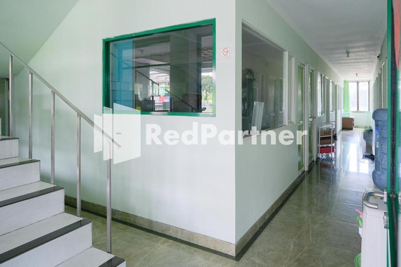 Pondok Hijau Syariah Mitra Reddoorz At Citraland Surabaya Exterior foto